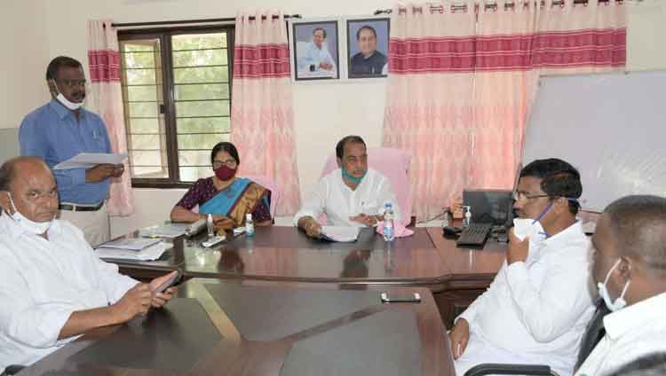 థర్డ్‌వేవ్‌పై అప్రమత్తంగా ఉండండి