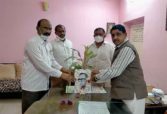 స్ఫూర్తిప్రదాత దాశరథి