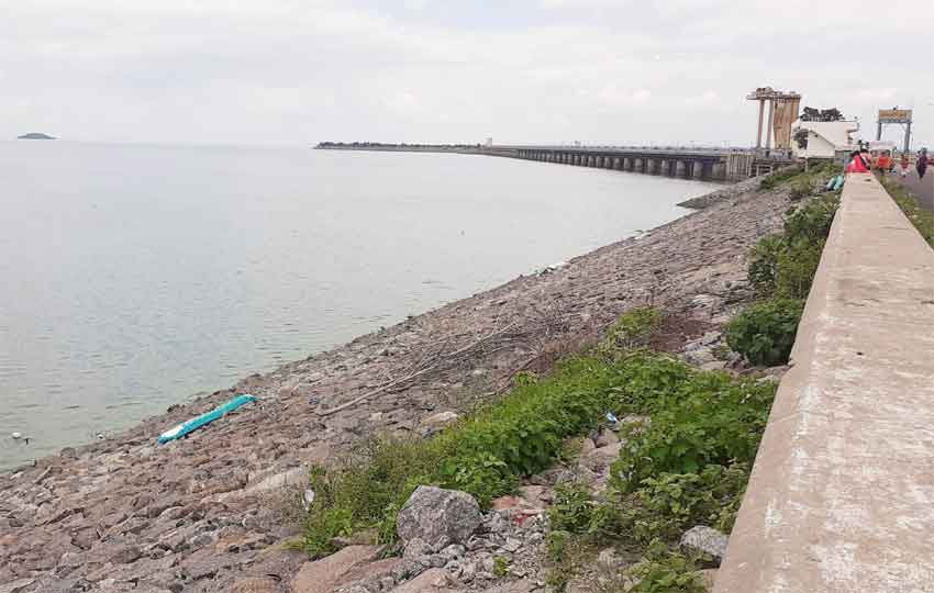 కౌలాస్‌నాలా నీటి విడుదల