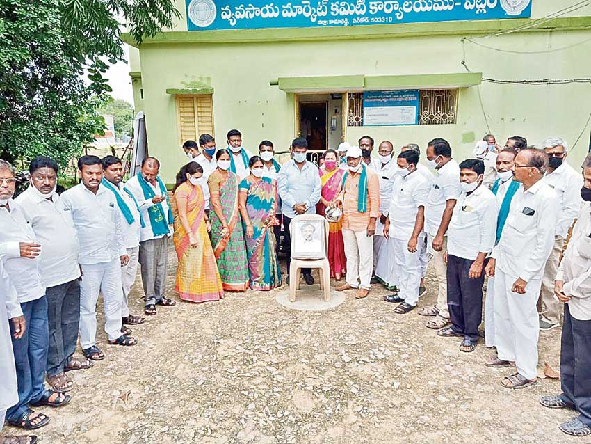 మాట ఇచ్చినట్టే .. నిధులొచ్చాయి!