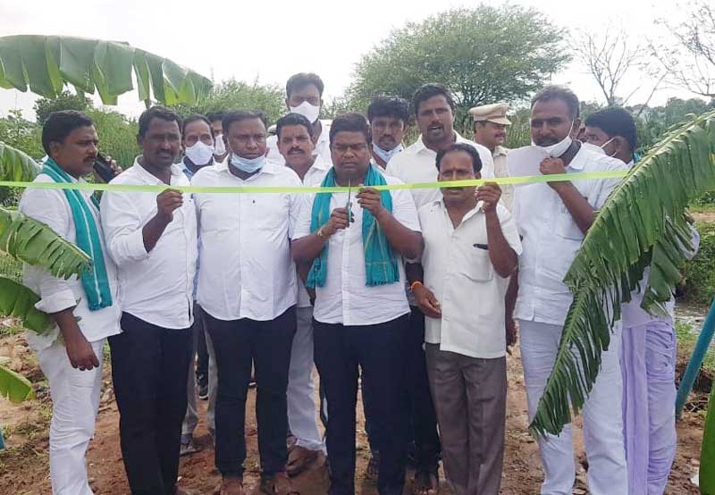 గ్రామాల్లో అభివృద్ధి పనులు ప్రారంభం