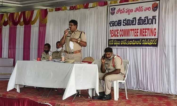 పండుగలను ప్రశాంతంగా జరుపుకోవాలి