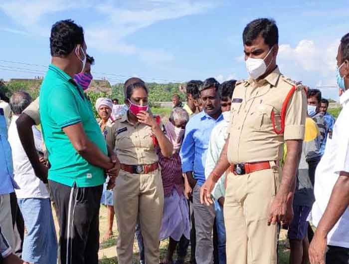 ఒకరిని రక్షించబోయి మరొకరు..