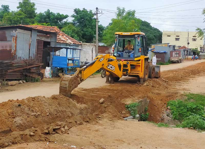 గ్రామాల్లో కొనసాగుతున్న ‘ప్రగతి’ పనులు