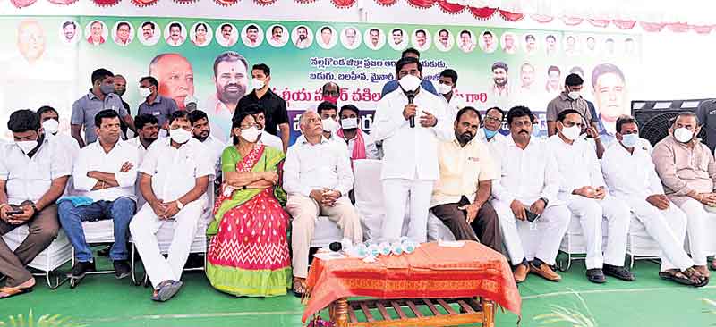 నల్లగొండపై చకిలంది చెరగని ముద్ర