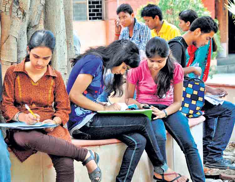 ఒకేసారి డబుల్‌ డిగ్రీ