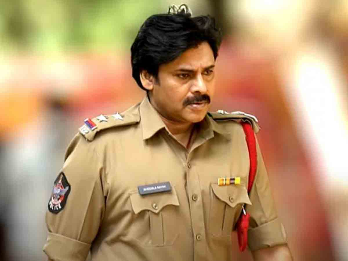 క్రిష్‌ను పక్కనబెట్టి త్రివిక్రమ్‌ను ముందుకు నెట్టి .. పవన్ మెగా ప్లాన్..!