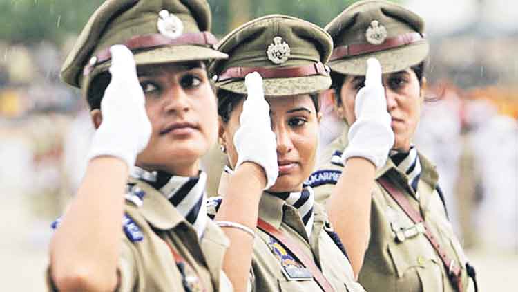 పదితో కానిస్టేబుల్‌ కొలువు