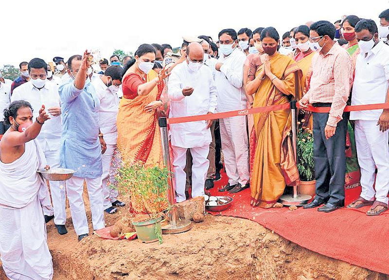 మన పోలీసులు దేశానికే దిక్సూచి