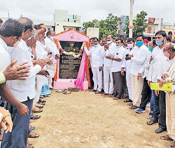 అక్రమ కట్టడాలను ఉపేక్షించొద్దు