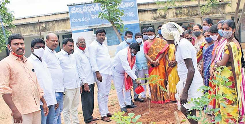 ‘ప్రగతి’తో ప్రతి గ్రామం అభివృద్ధి చెందాలి