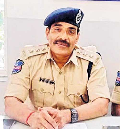 సైబర్‌ నేరాలపై అప్రమత్తంగా ఉండాలి