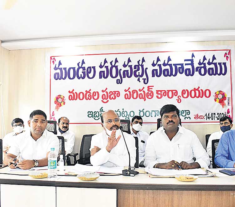 స్థలాల అన్యాక్రాంతాన్ని అరికట్టండి