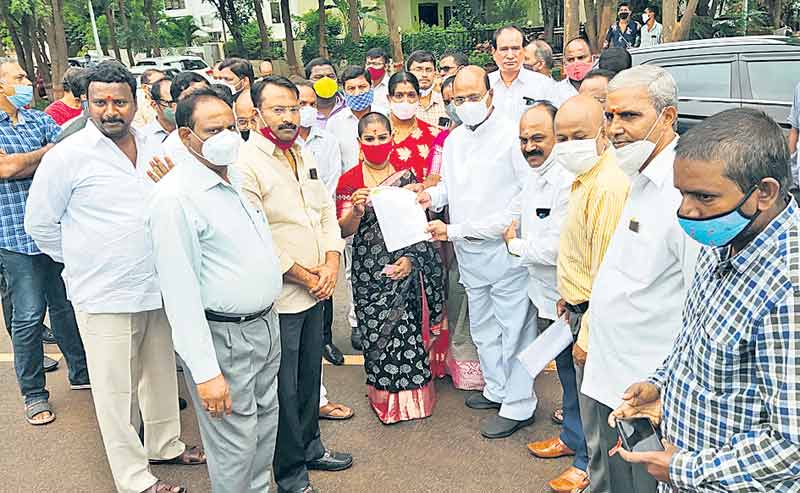 వరద బాధితులకు అండగా ఉంటాం