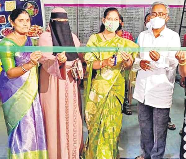 స్వదేశీ వస్తువులను ఆదరించాలి