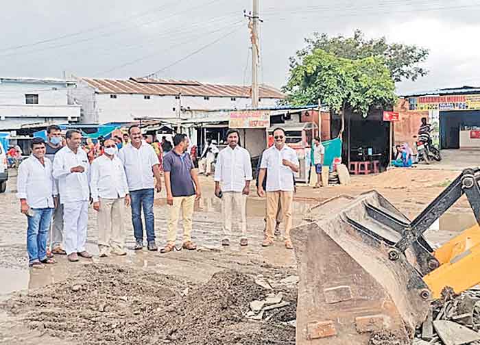 వర్షాకాలంలో అప్రమత్తత అవసరం