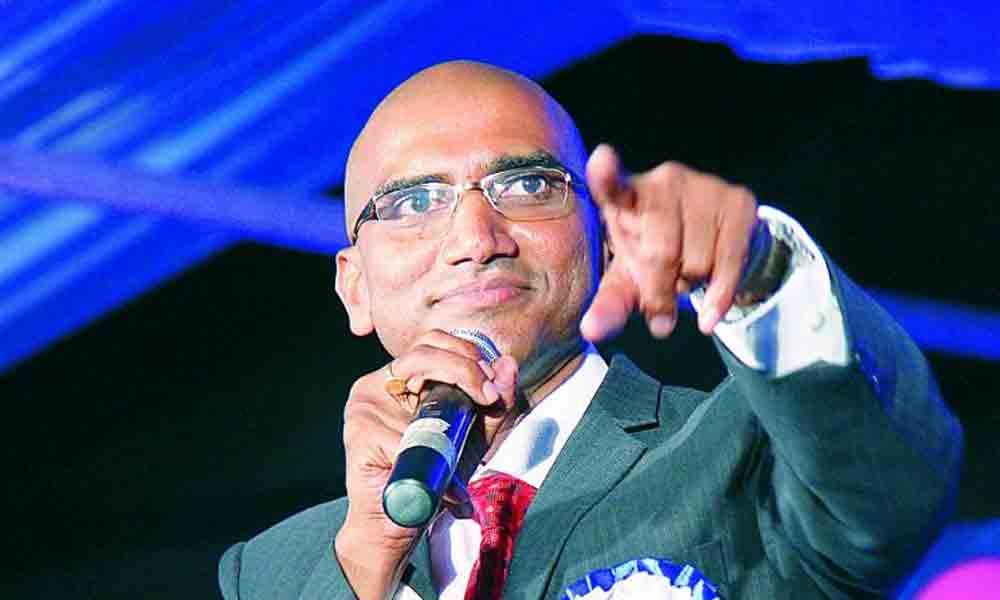 ఐపీఎస్‌ ఆర్‌ఎస్‌ ప్రవీణ్‌కుమార్‌ స్వచ్ఛంద పదవీ విరమణ!