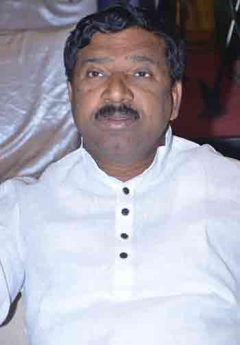 మధుసూదన్‌రెడ్డిపై అట్రాసిటీ పెట్టాలి