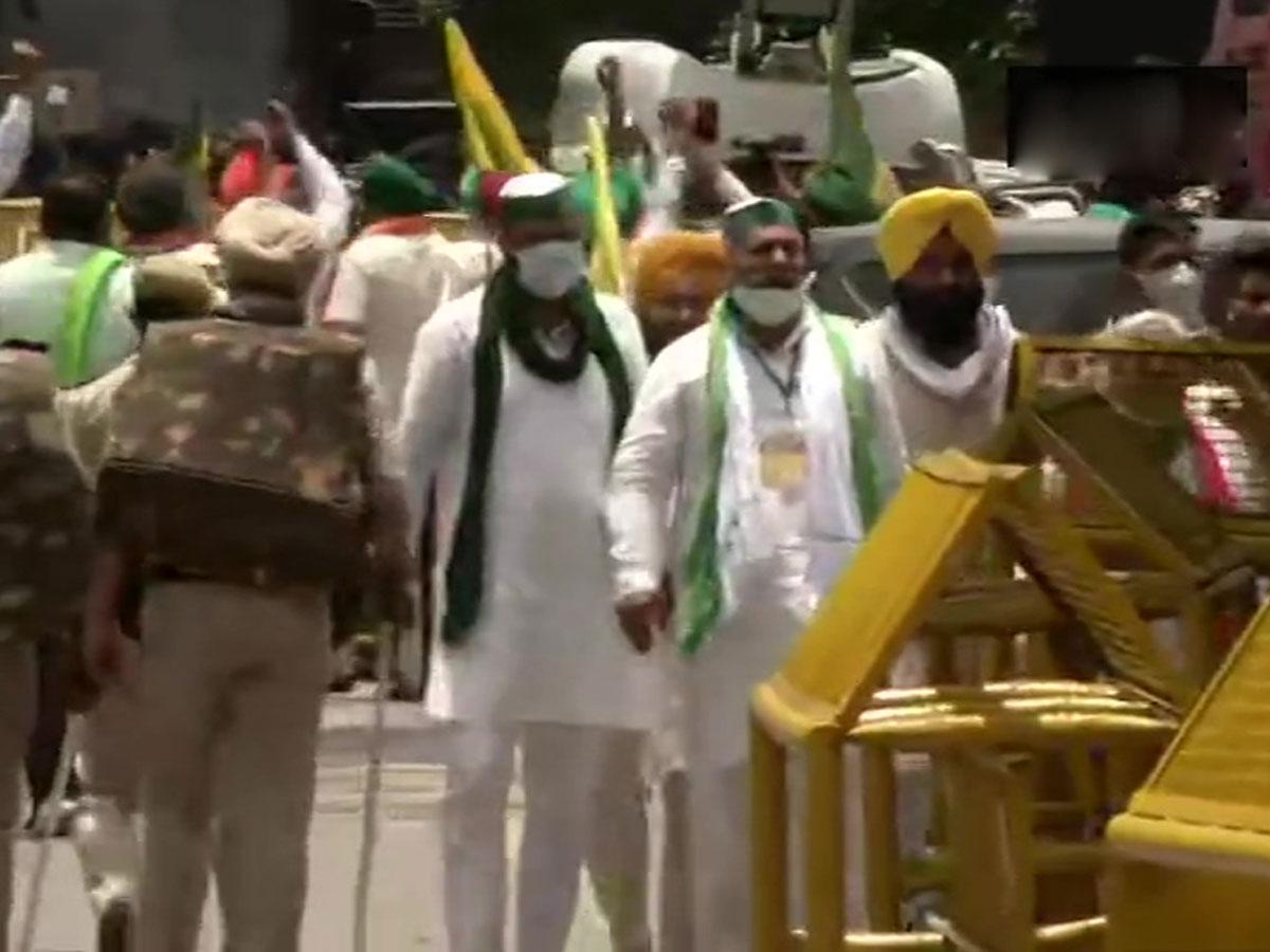 పార్ల‌మెంట్‌ ముందు ఆందోళ‌న‌కు భారీగా త‌ర‌లివ‌చ్చిన రైతులు..!