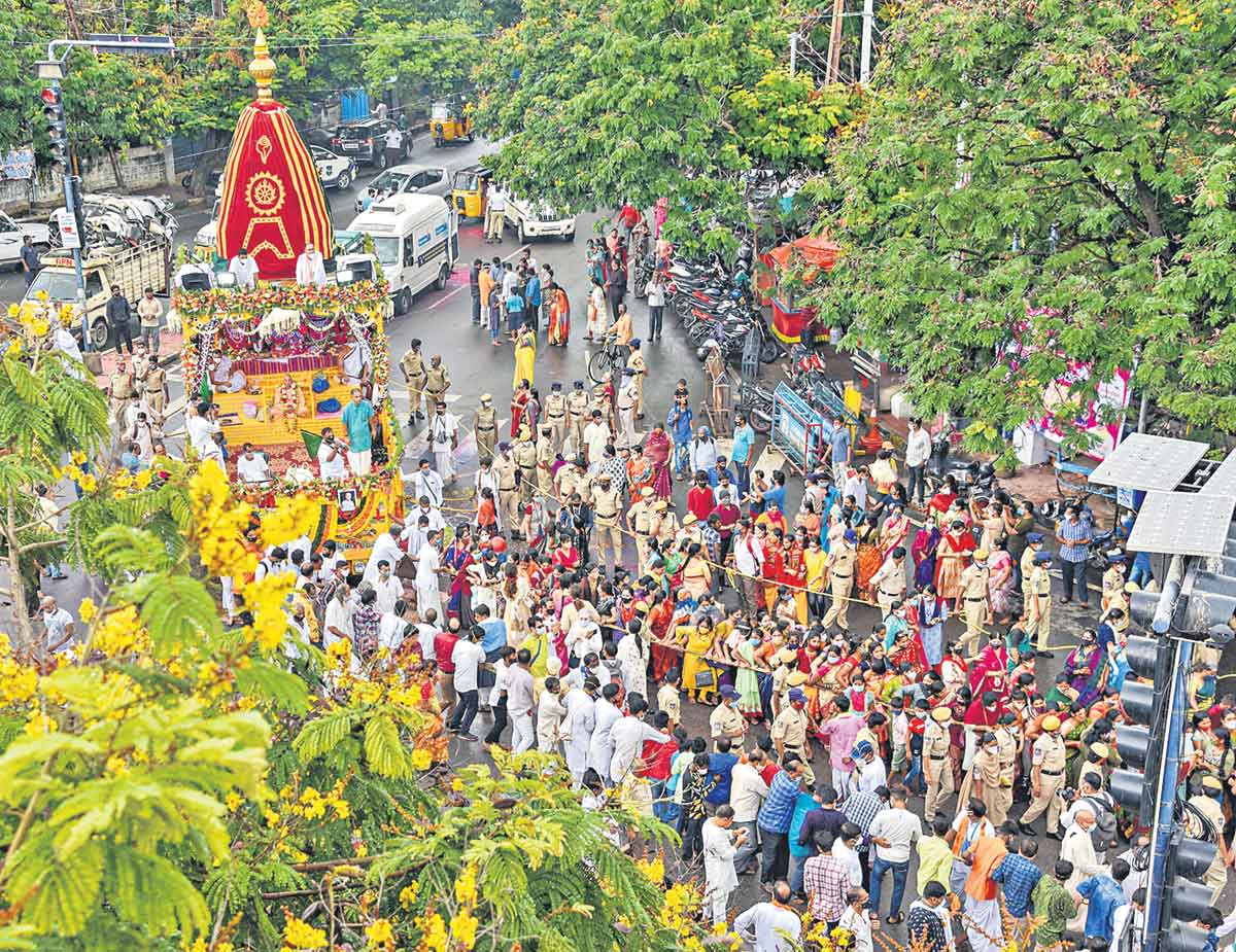 అంగరంగ వైభవంగా జగన్నాథ రథయాత్ర