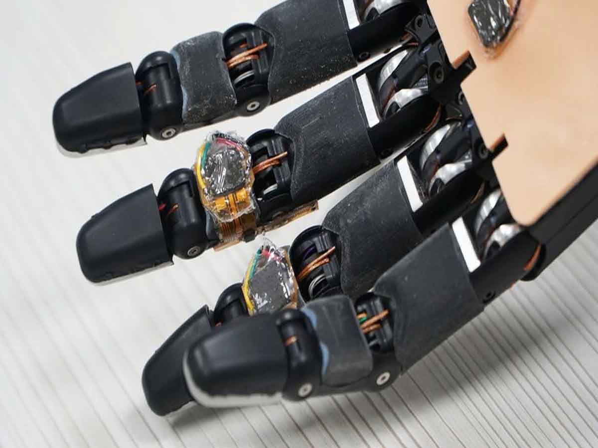 స్పందించే రోబోట్లు.. వస్తున్నాయ్..!