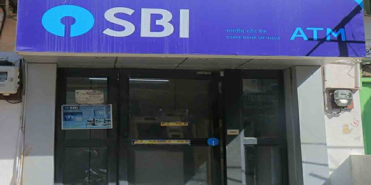 హైదరాబాద్‌ ఎస్‌బీఐ ఏటీఎంలో వింత సమస్య