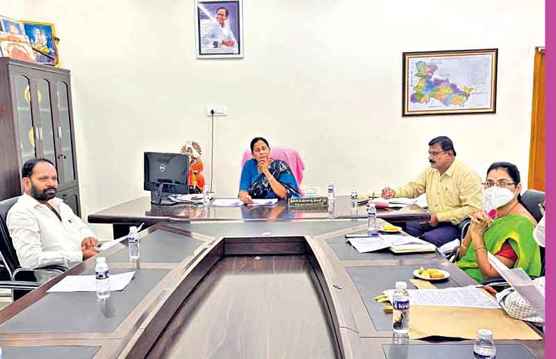 థర్డ్‌వేవ్‌పై అప్రమత్తం చేయండి