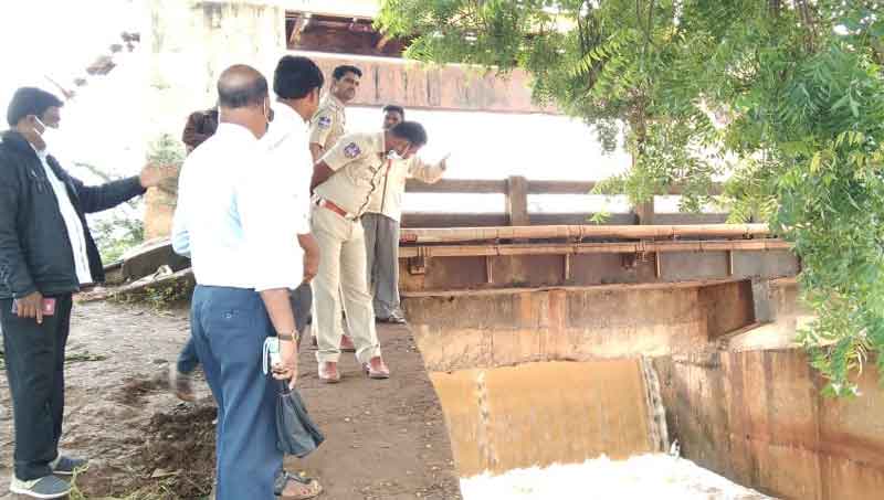 కళకళలాడుతున్న చెరువులు, కుంటలు