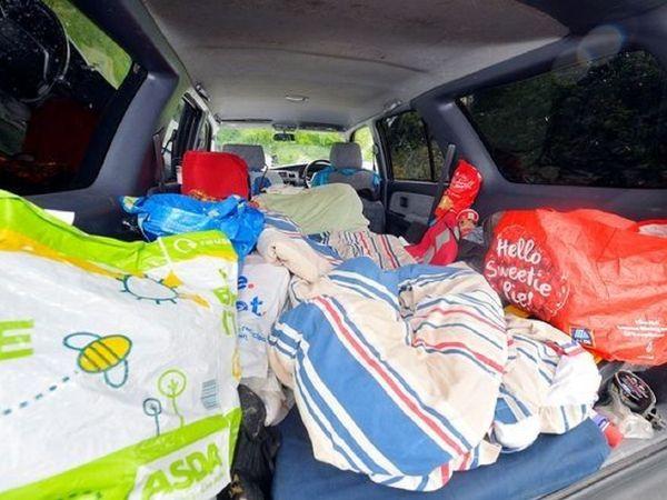 ఏడు నెల‌లుగా పెంపుడు కుక్క‌తో క‌లిసి కారులోనే వృద్ధుడి కాల‌క్షేపం!