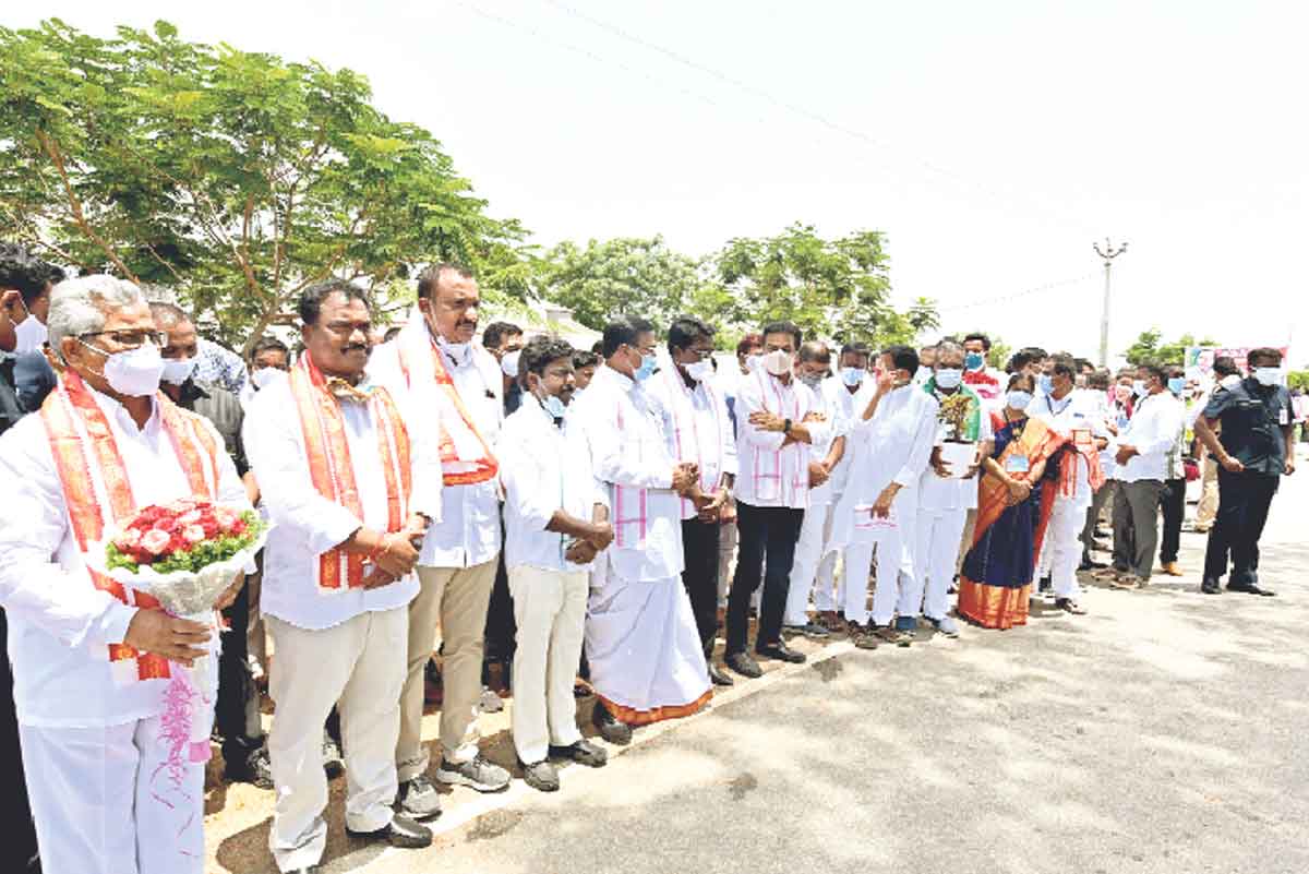 ప్రగతి సారథికి నీరా‘జనం’