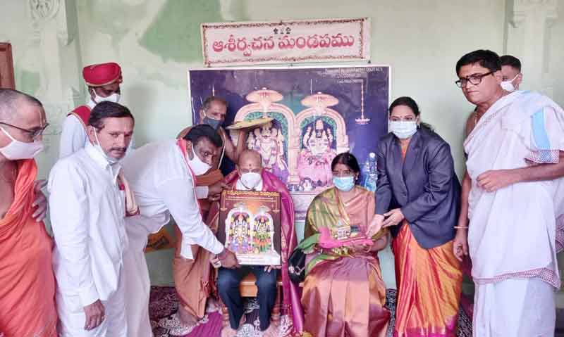 సమస్యలను సామరస్యంగా పరిష్కరించుకోవాలి