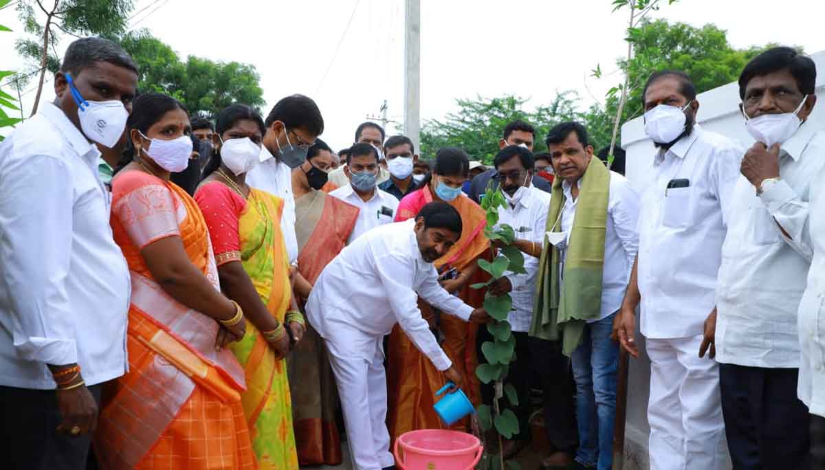 అభివృద్ధిలో ప్రజలు భాగస్వామ్యం కావాలి