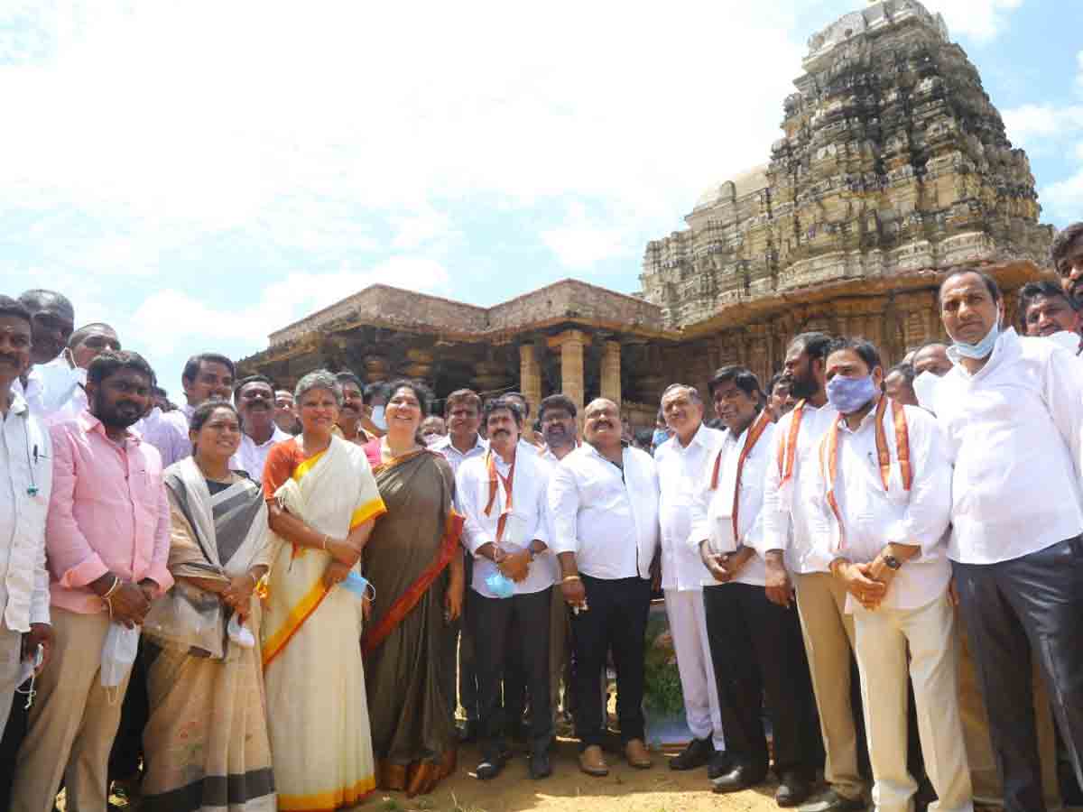 రామప్ప ఆలయ పరిసరాలను మరింత అభివృద్ధి చేస్తాం : మంత్రి సత్యవతి రాథోడ్‌