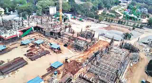 మూడు షిప్ట్‌ల్లో వెయ్యి మంది కార్మికులు