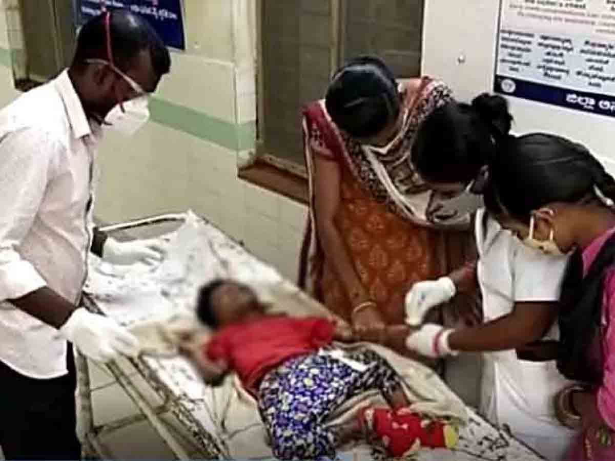 రైలులో నుంచి కింద పడిన ఆరేండ్ల బాలిక
