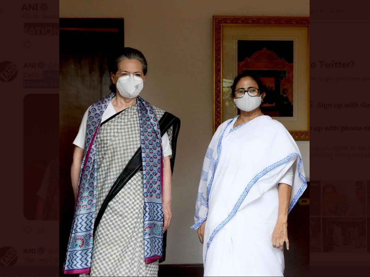 సోనియా గాంధీని కలిసిన మమతా బెనర్జీ