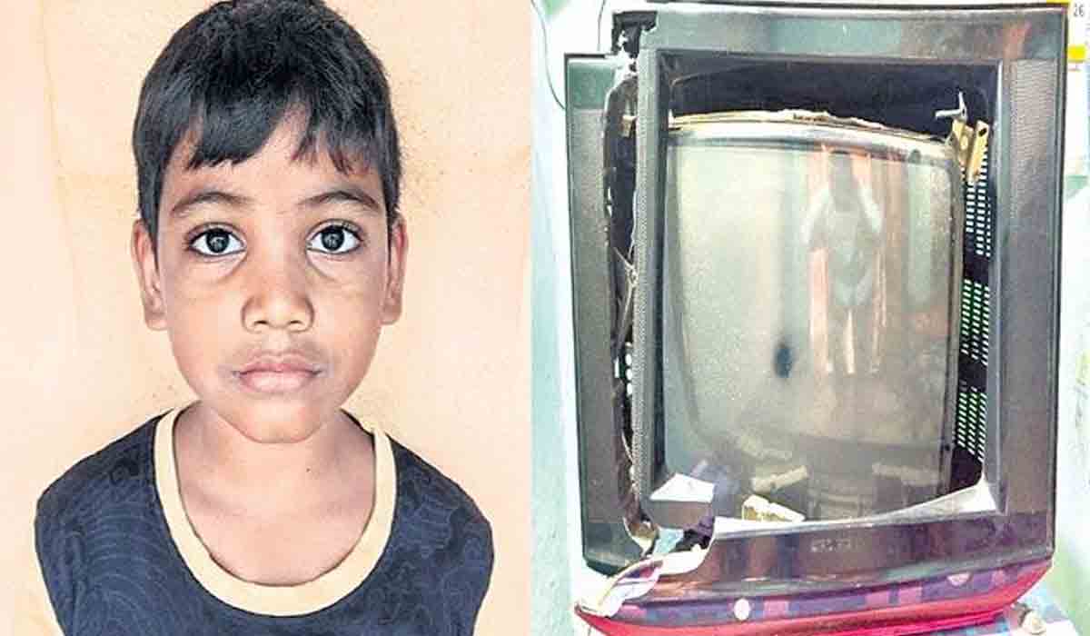సోనూసూద్‌నే కొడుతావా.. టీవీ ప‌గ‌ల‌గొట్టిన బుడ్డోడు