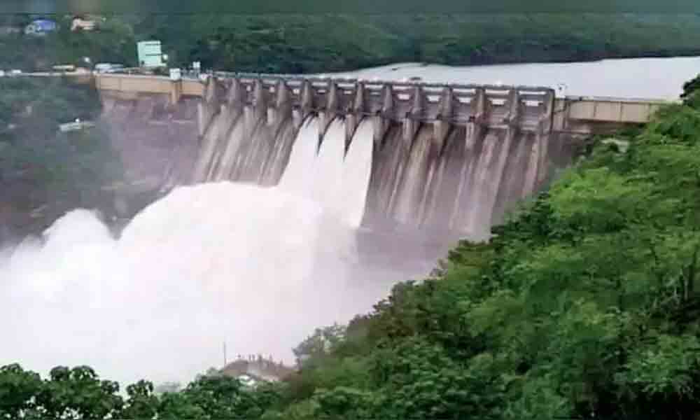 శ్రీశైలం జలాశయానికి భారీగా వరద.. నేడు గేట్ల ఎత్తివేత