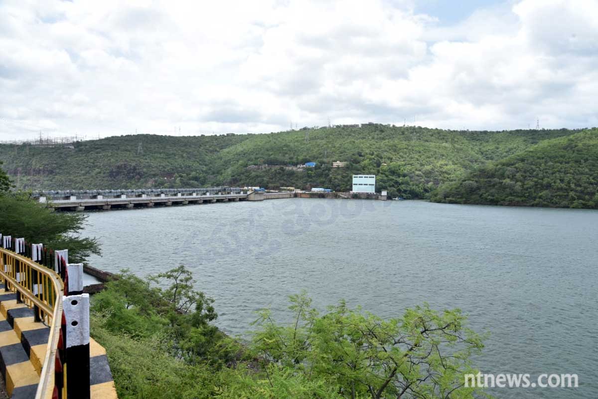 Srisailam project Update : శ్రీశైలం జలాశయానికి స్వల్పంగా ఇన్‌ఫ్లో