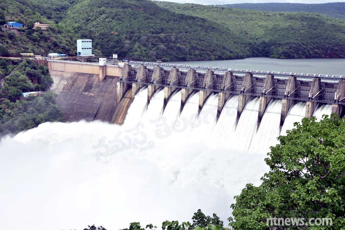 శ్రీశైలం, సాగర్‌కు భారీగా వరద