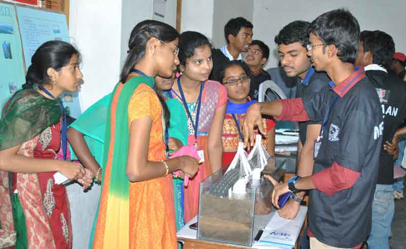 సిరిసిల్లలో జేఎన్టీయూ ఇంజినీరింగ్‌ కాలేజీ