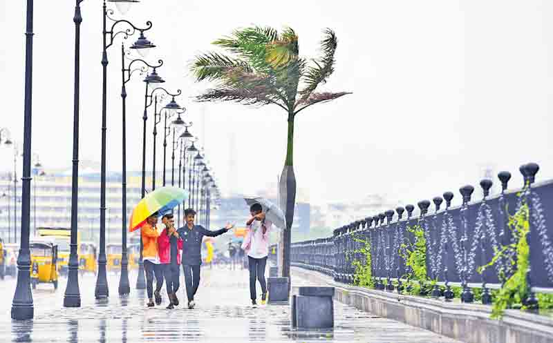 జీహెచ్‌ఎంసీలో ఎడతెగని ముసురు