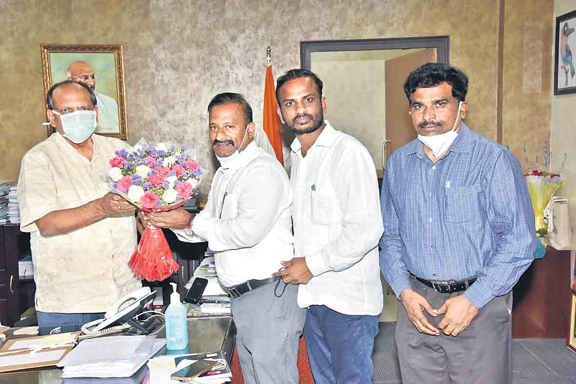 ‘రెవెన్యూ’ సమస్యలు పరిష్కరించండి