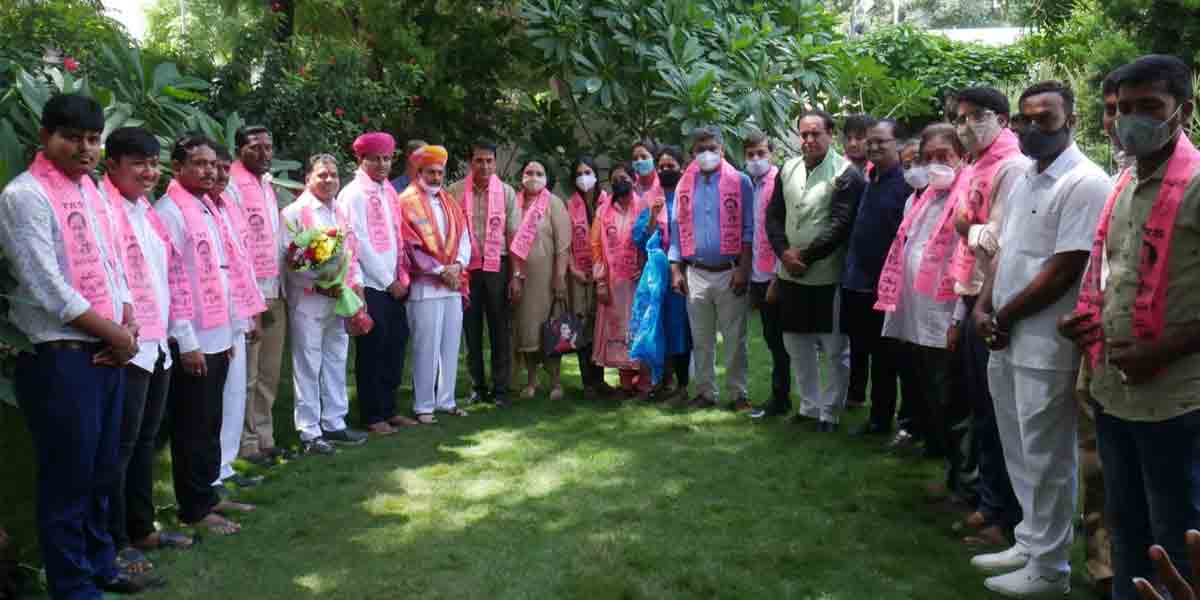 హోంమంత్రి సమక్షంలో టీఆర్‌ఎస్‌లో చేరిన మార్వాడి సమాజ్‌ నేతలు