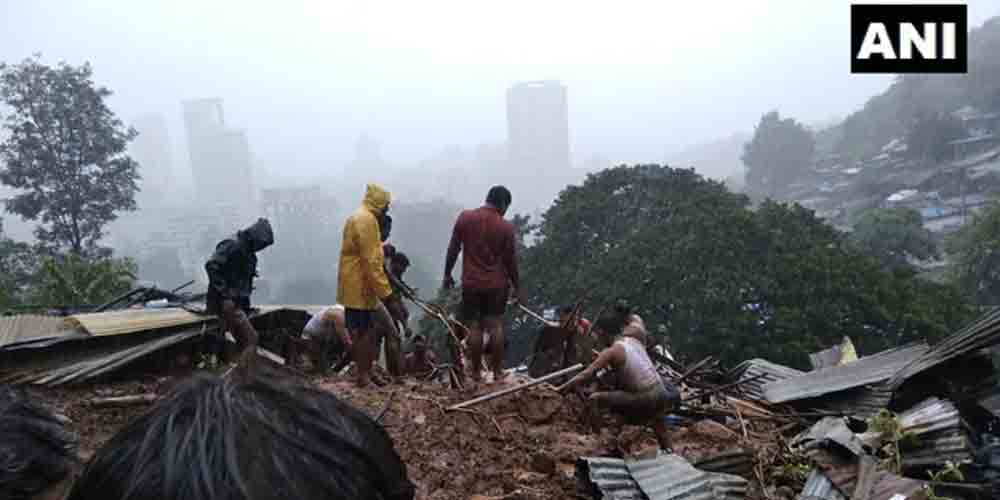 థానేలో భవనం కూలి ఐదుగురు దుర్మరణం