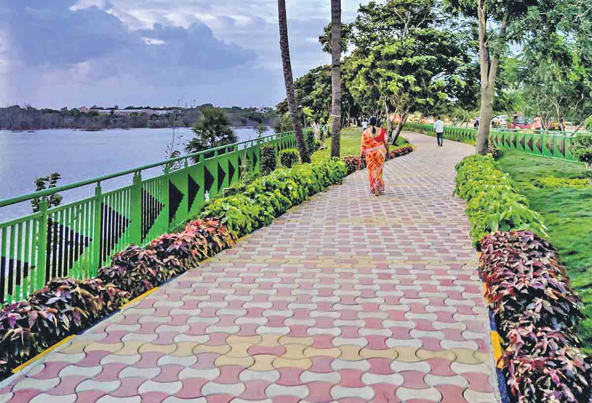 చెరువులు.. ఆటలకు, ఆహ్లాదానికి కేరాఫ్‌గా..!