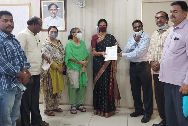 ‘యూజీసీ పీఆర్సీని అమలుచేయాలి’