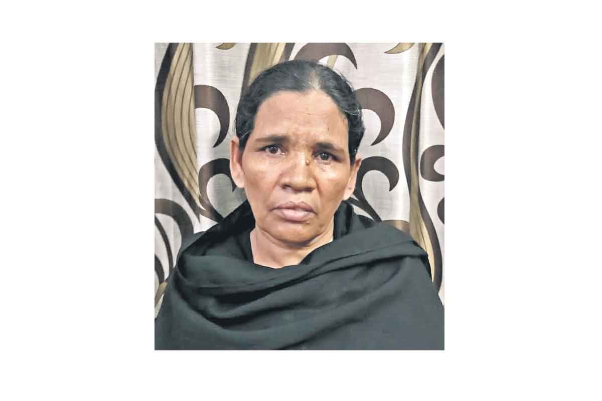 తల్లి తర్ఫీదు.. కూతుళ్లు చోరీలు