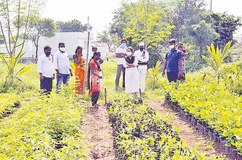 ‘ప్రగతి’ పనుల్లో వేగం పెంచాలి