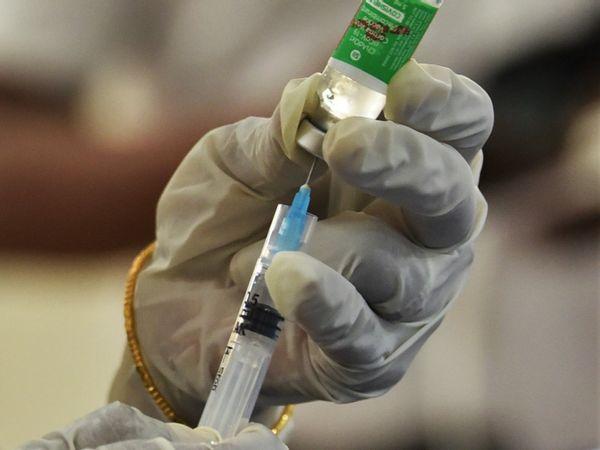 వ్యాక్సిన్ రెండు డోసుల‌తోనే డెల్టా వేరియంట్ నుంచి ర‌క్ష‌ణ‌